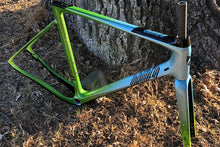 Load image into Gallery viewer, Grimes Carbon